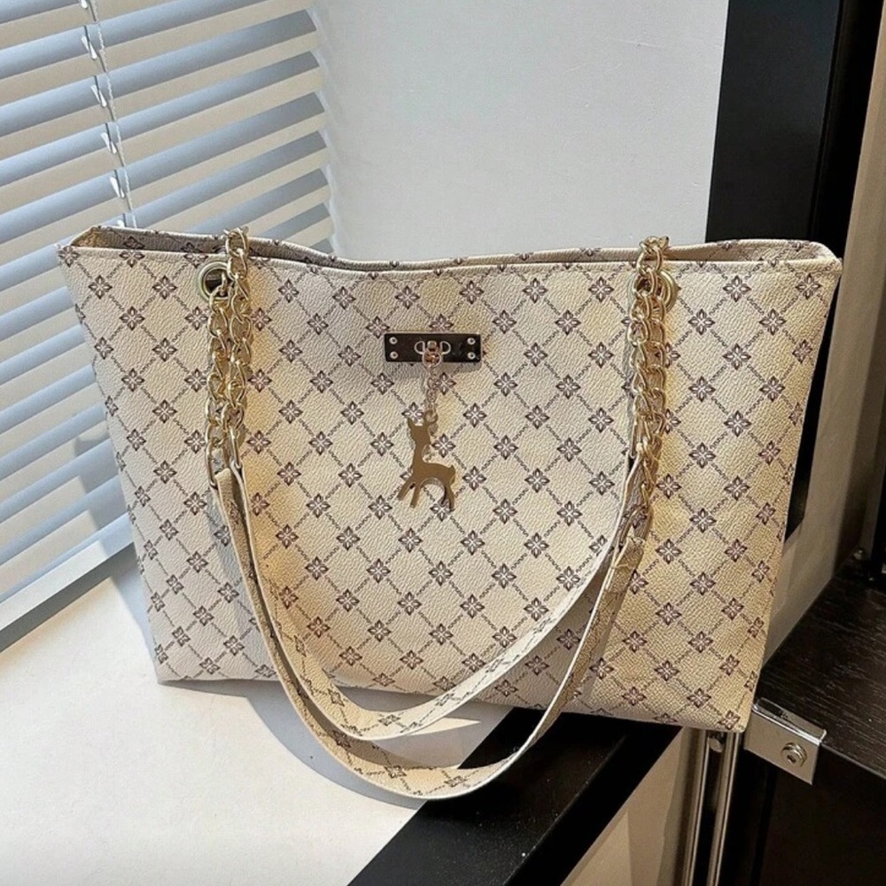 ⚠️Clearance Patterned Chain Shoulder Tote Bag Elegant Cream Designer Gold Accent - Picture 1 of 9